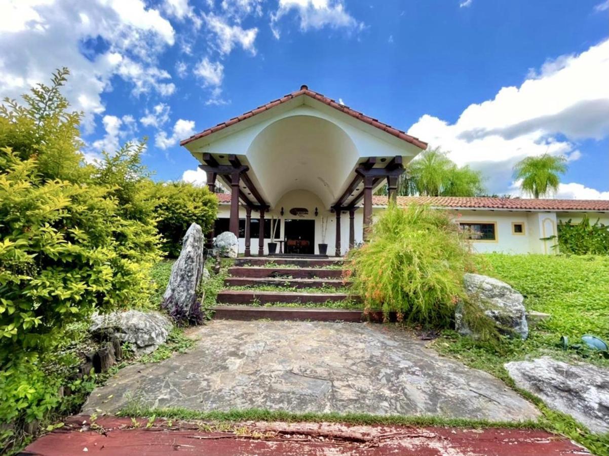 El Pantanal Hotel & Resort Puerto Quijarro  Ngoại thất bức ảnh