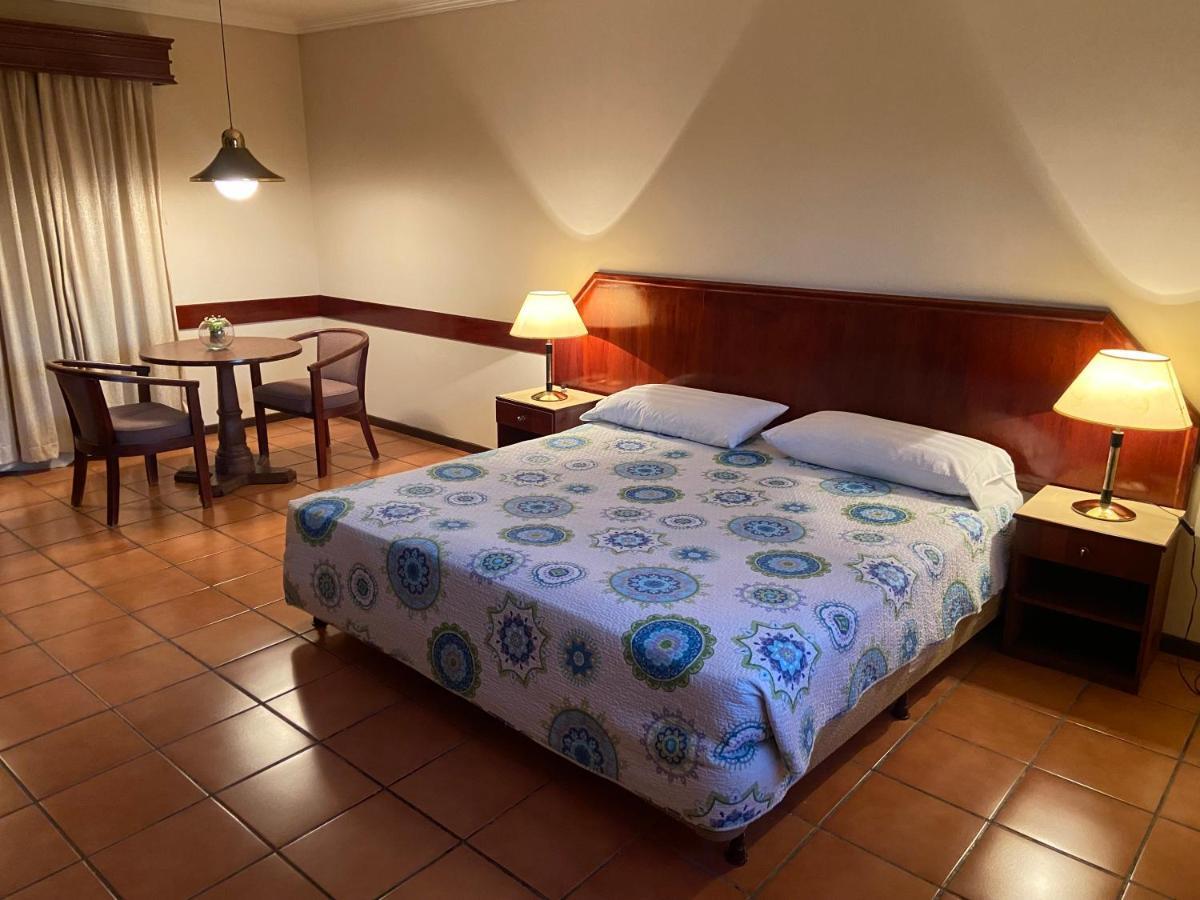 El Pantanal Hotel & Resort Puerto Quijarro  Ngoại thất bức ảnh