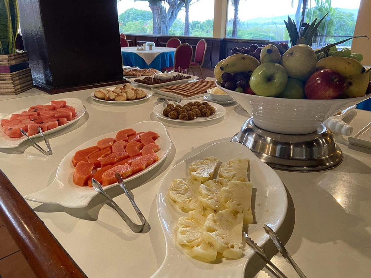 El Pantanal Hotel & Resort Puerto Quijarro  Ngoại thất bức ảnh